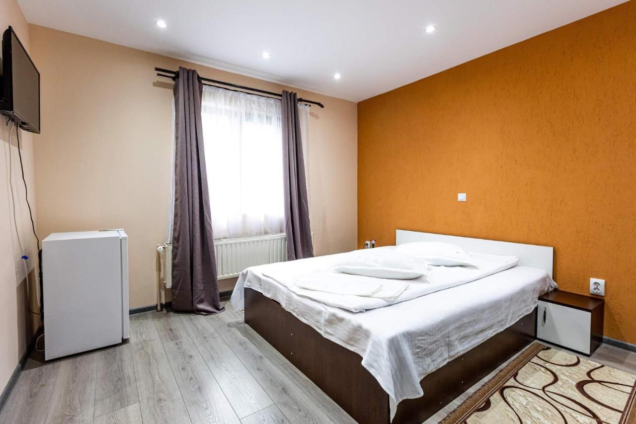 Casa Andy Hotel Buşteni Buitenkant foto